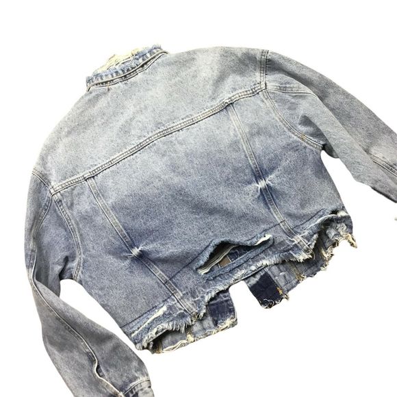 Industries Jeans Jacket Women Sz.Large Blue Denim Long Sleeve Distressed Raw Hem - Picture 7 of 8
